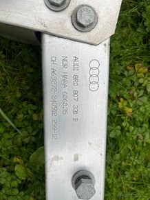 AUDI Q5 2013 - al. výztuha zadního nárazníku lok. PROSTĚJOV - 2