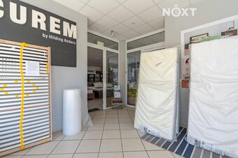 Pronájem komerční Obchodní prostory, 228㎡ - 2