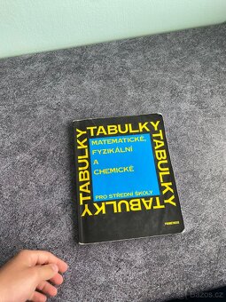 Anglická učebnice, tabulky, autoškola, matematika - 2