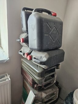 Plechové a plastové kanystry 20l/10l - 2