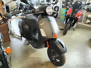 Vespa GTS Super 300 Sport - 2