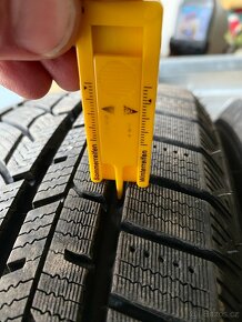ZIMNÍ PNEU 195/65 R15 + disky 5x114,3 se senzory Renault - 2