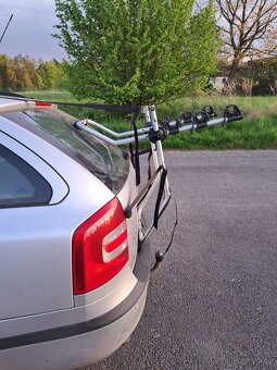 Nosič kol Thule na zadní dveře - 2