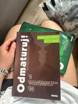 Učebnice Češtiny, Aj, chemie, biologie atd. - 2