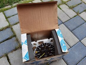 Mercedes Benz 190D, 2.5 - tachometr - 2