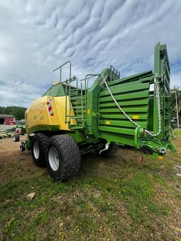 Lisování lisem Krone Big Pack 4x4 - 2