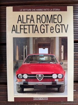 ALFA ROMEO MONTREAL / ALFETTA GT GTV sběratelské publikace - 2
