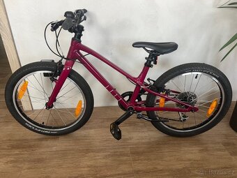 Vynikající lehké kolo Specialized Jett, velikost 20 - 2