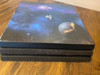 PlayStation 4 Pro + VR brýle + 5 her Výborný stav - 2