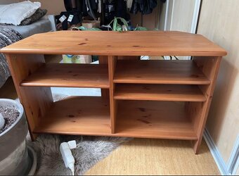 Leskvik -stůl pod televizi - 2