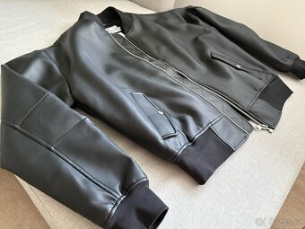 Pánská černá bunda bomber - Calvin Klein Jeans - 2