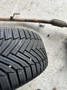 Org. zimni pneu s diskem Opel Zafira 225/50R17 - 2