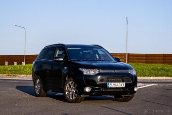 Mitsubishi Outlander Hybrid 2013 - 2