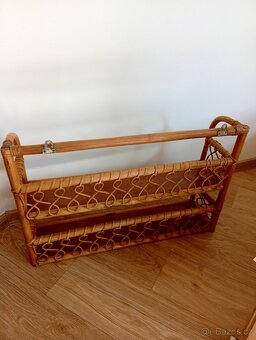 Ratanová police - 2