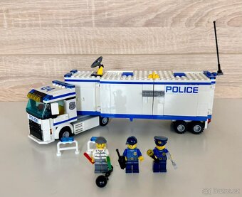 Lego City 60044 Mobilní policejní stanice - 2