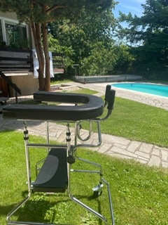 Chodítko pro seniory , invalidy - 2