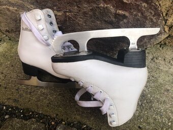 Dívčí lední brusle vel. 28 - 2