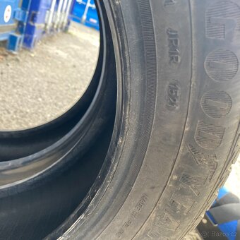 Zimní pneu 225/55 R17 101V Goodyear 7mm - 2