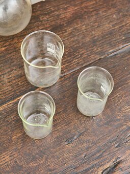 Konvolut historického laboratorního skla - 2