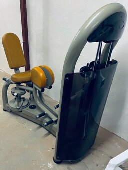 Profi posilovací stroj - Addukce Matrix - 2