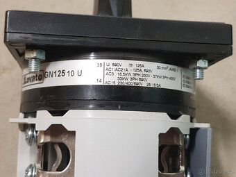 Vačkový spínač zn.Lovato - 2