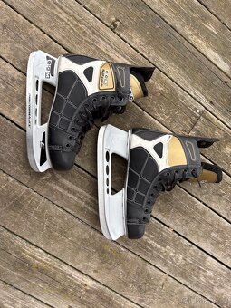 Panské brusle CCM 92 gold - 2