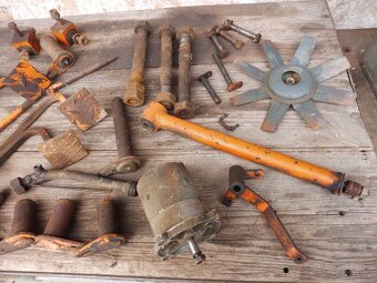 Díly nakladač UNHZ 750 - 2