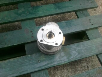 prodám hydraulické čerpadlo - 2