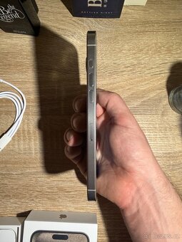 iPhone 15 Pro Max 256 Gb Titan - 2