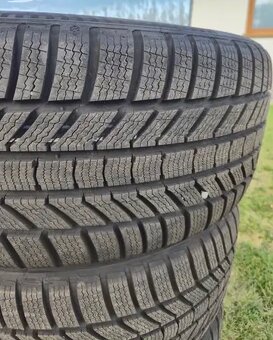 235/45/18 zimni - 2