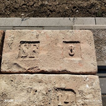 Staré cihly, erb, značka - 2