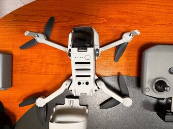 DJI Mini 2 SE Fly More Combo - 2