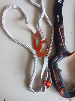 Petzl NOMIC pár - 2