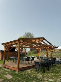 Dřevěné podium/pergola - 2