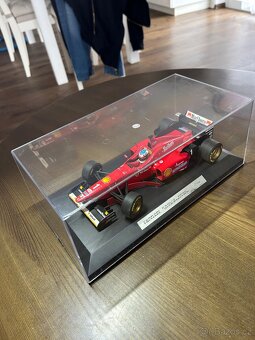 Ferrari F310/2 1:18(1996) - 2