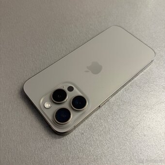 iPhone 15 Pro 256GB, pěkný stav, 12 měsíců záruka - 2
