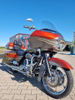 Harley davidson road glide - 2