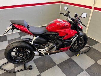 Ducati Streetfighter V2 - 2