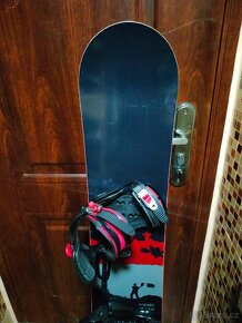Prodám úplně nový snowboard ATOMIC 138cm dlouhý. - 2