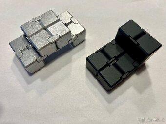 Interaktivni hracka - nekonecna krychle - 2