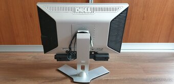 Monitor Dell - úhlopříčka 51 cm - 2