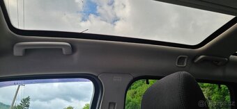 Ford Galaxy 2.2 tdci.147kw titanium r.v.2011 - 2