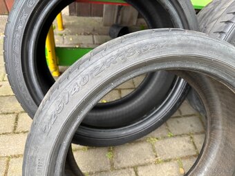 Letní pneu 2x 225/40/18 Pirelli a 2x 235/40/18 Dunlop - 2