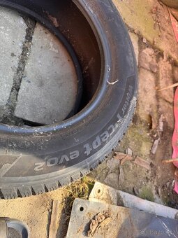 Pneu Hankook 215/60R16 - 2