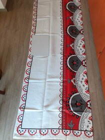 Prodám látkový ubrus o rozm. 250 x 150 cm VELKÝ - 2
