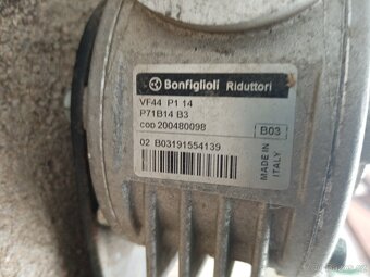 motor s převodovkou BONFIGLIOLI 0,3KW 1600ot - 2