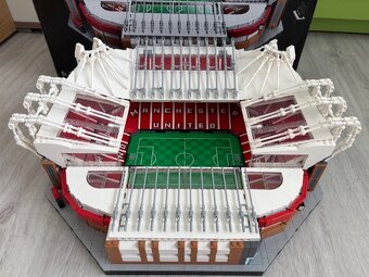 LEGO Icons 10272 Old Trafford Manchester United - 2