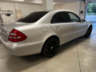 Mercedes Benz W211 - 2