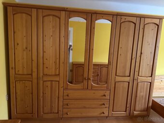 Celomasivní borovicová ložnice - 2