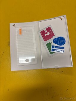 Ochranné sklo na iPhone 5/5S - 2